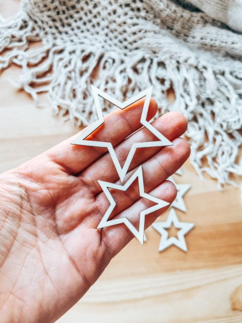 Baza obręcz - drewniana gwiazda 10szt (4,5+6cm)