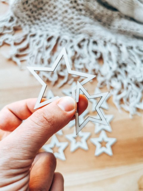 Baza obręcz - drewniana gwiazda 10szt (4,5+6cm)