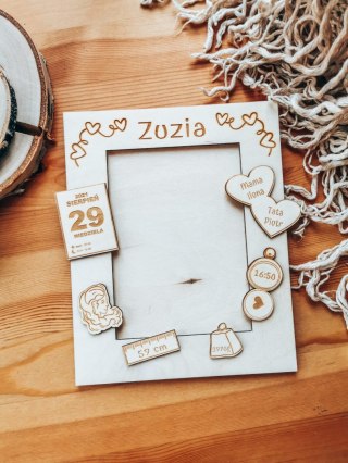 Ramka na zdjęcie (f. 13x18cm) METRYCZKA - wzór 1 - serduszka