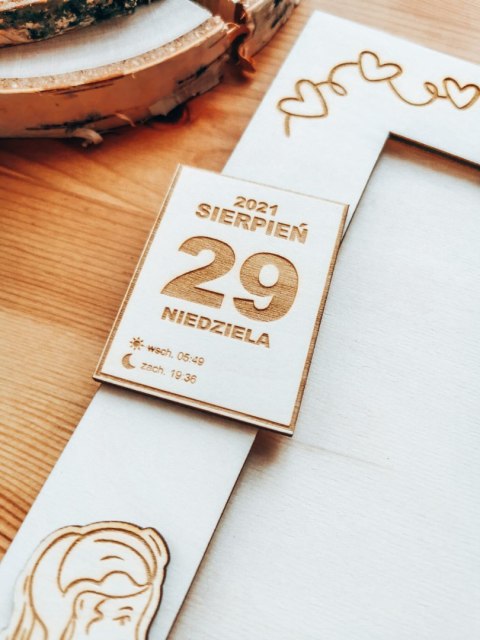 Ramka na zdjęcie (f. 13x18cm) METRYCZKA - wzór 1 - serduszka