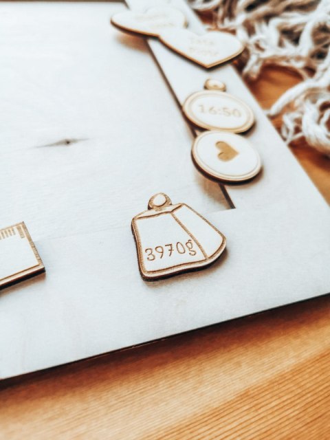 Ramka na zdjęcie (f. 13x18cm) METRYCZKA - wzór 1 - serduszka