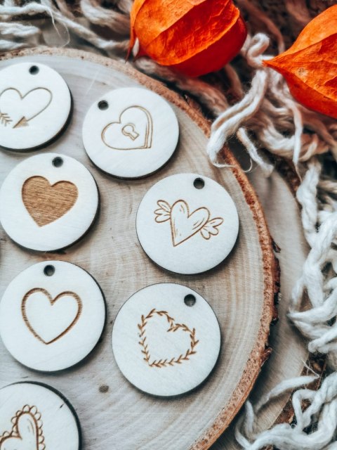 Zawieszka 3cm (10szt) - serduszka (12 wzorów)