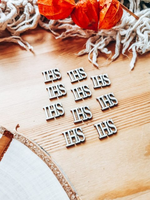 DEKOR IHS 2cm (10szt) - wzór 1 (DK-010)