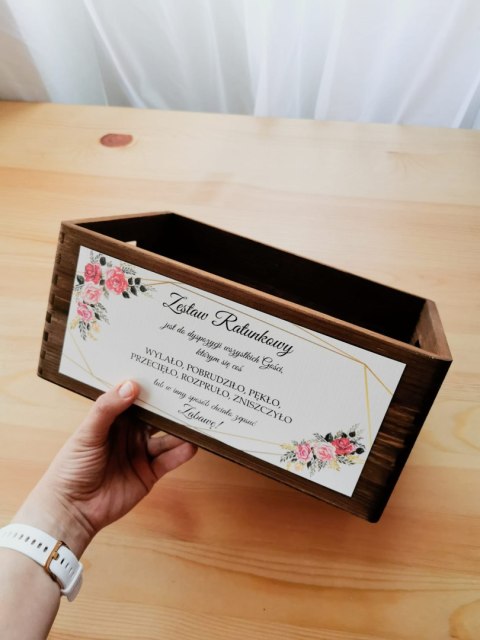 Koszyk Ratunkowy - skrzynka z napisem na papierze ozdobnym