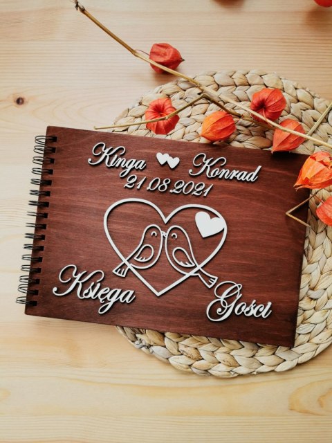 Księga Gości z drewnianą okładką - napis 3d - gołąbki 01 (album na zdjęcia)