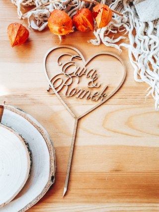 Toper na tort - Inicjały Imiona w sercu (TS-019)