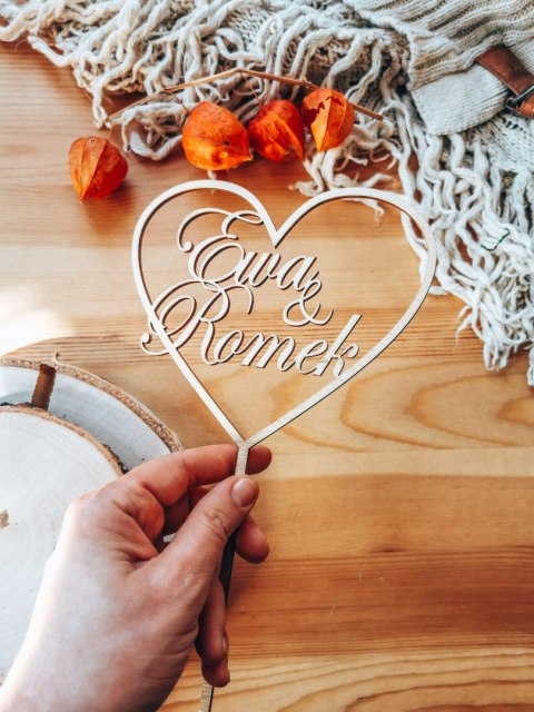 Toper na tort - Inicjały Imiona w sercu (TS-019)