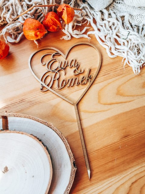 Toper na tort - Inicjały Imiona w sercu (TS-019)