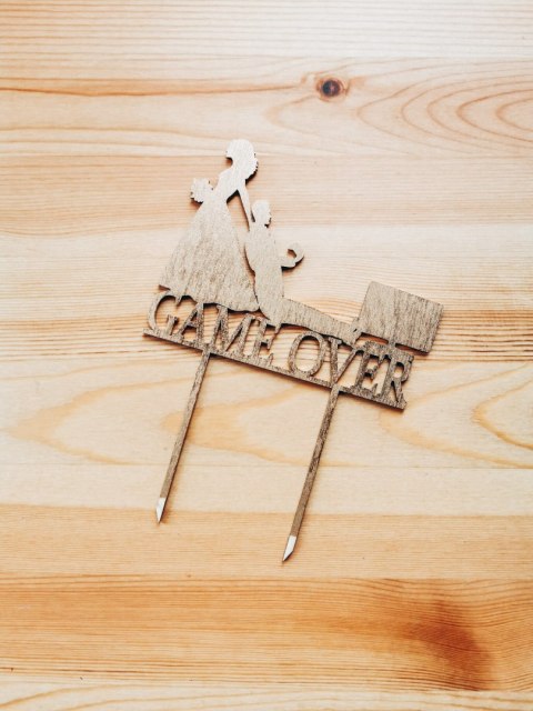 Toper na tort - imiona Pary Toper na tort - Game Over Gracz Para Młoda (TS-012)Młodej - wzór 2 (TS-011) (1)