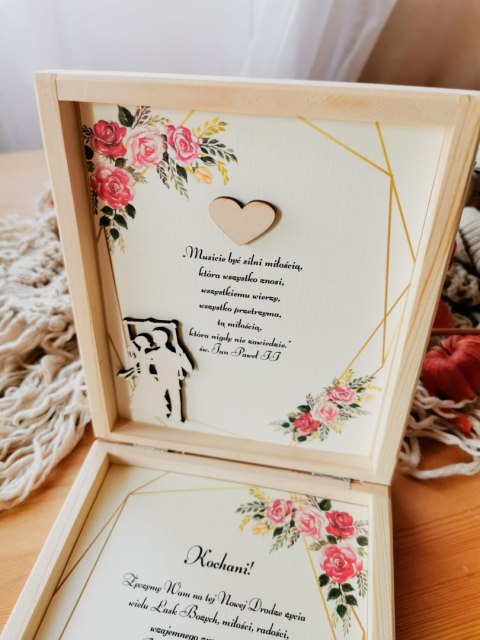 Życzenia - WZÓR 02 - dla Pary Młodej w drewnianym pudełku, kartka z życzeniami