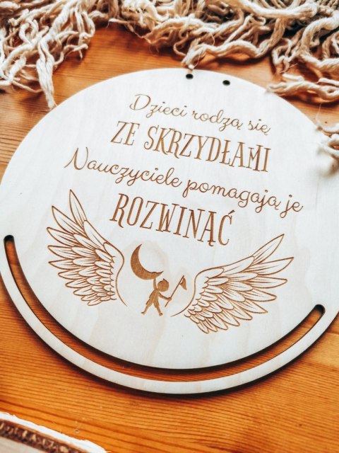 Baza do makramy - SKRZYDŁA - Sentencja na Dzień Nauczyciela