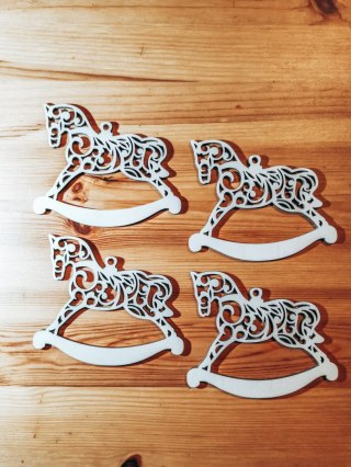 Bombka - KONIK - ażurowy 01 (4szt) - - - ( baza ażurowa do bombek z makramy, bombki bazy ażurowe, koń na biegunach)