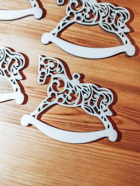 Bombka - KONIK - ażurowy 01 (4szt) - - - ( baza ażurowa do bombek z makramy, bombki bazy ażurowe, koń na biegunach)