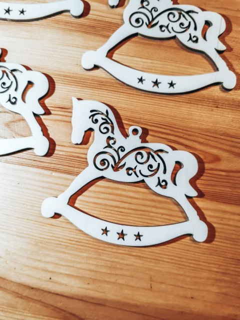 Bombka - KONIK - ażurowy 02 (4szt) - - - ( baza ażurowa do bombek z makramy, bombki bazy ażurowe, koń na biegunach)