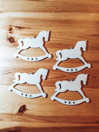 Bombka - KONIK - pełny (4szt) - - - ( baza ażurowa do bombek z makramy, bombki bazy ażurowe, koń na biegunach)