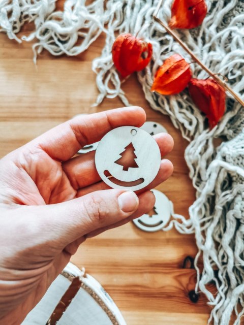 Bombka - mini-bombka z choinką (4cm/8cm) (5szt) - (zawieszka na choinkę baza do bombki zawieszki breloczka breloka breloczek Gwi