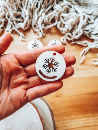 Bombka - mini-bombka ze śnieżynką (4cm/8cm) (5szt) - (zawieszka na choinkę baza do bombki zawieszki breloczka breloka breloczek 