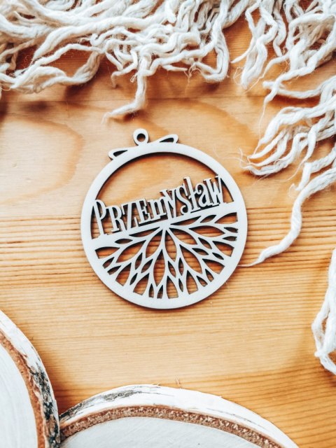 Bombka z imieniem - AŻUR 05 - Wycięte imię - - - (dowolny tekst, imienna, imienne bombki i zawieszki firmowe z LOGO)