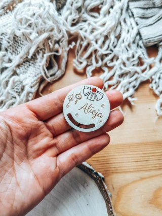 Bombka z imieniem - MINI 4cm - Bombeczki 01 - - - (dowolny tekst, imienna, imienne bombki i zawieszki firmowe z LOGO, do makramy