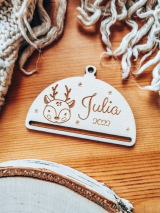 Bombka z imieniem - POŁÓWKA - Renifer 03 - - - (dowolny tekst, imienna, imienne bombki i zawieszki firmowe z LOGO, półbombka do 