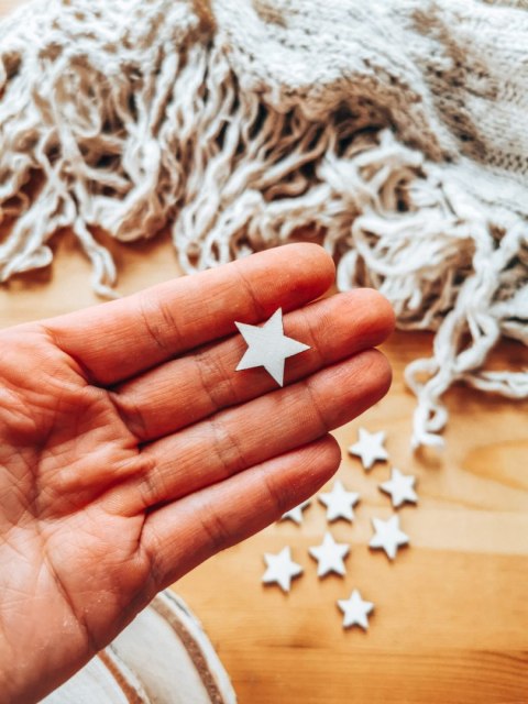 DEKOR gwiazdka 2cm (20szt) - wzór 6 (DK-046) - - - (gwiazda gwiazdki gwiazdy)