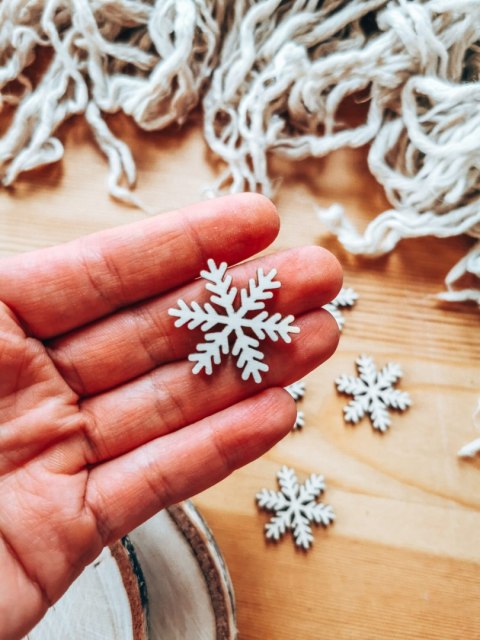 DEKOR śnieżynka 3-5cm (5szt) - wzór 1 (DK-040)