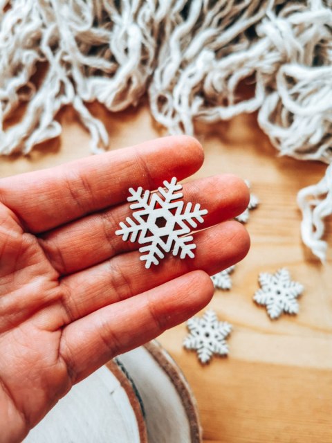 DEKOR śnieżynka 3-5cm (5szt) - wzór 3 (DK-042)