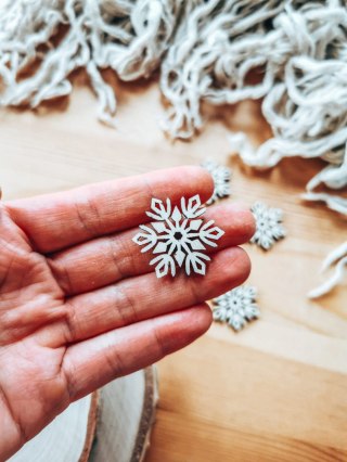 DEKOR śnieżynka 3-5cm (5szt) - wzór 7 (DK-046)