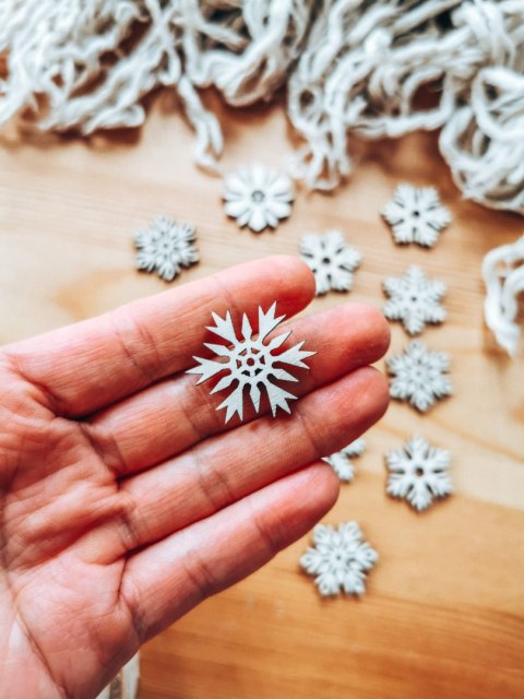 DEKOR śnieżynka AA LOSOWY MIX 3cm (15szt) - (DK-039)