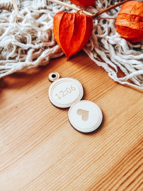 Dekory scrapki do metryczki - zegarek otwierany - metryczka