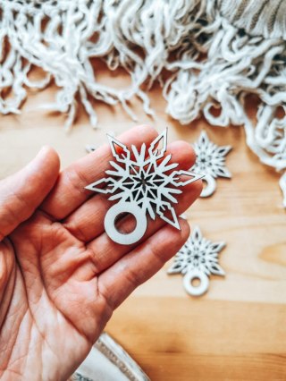 Gwiazda do choinki z makramy (5cm) (5szt) - wzór 03 - - - (gwiazdka gwiazdki na choinkę, baza do bombki bombka zawieszki zawiesz