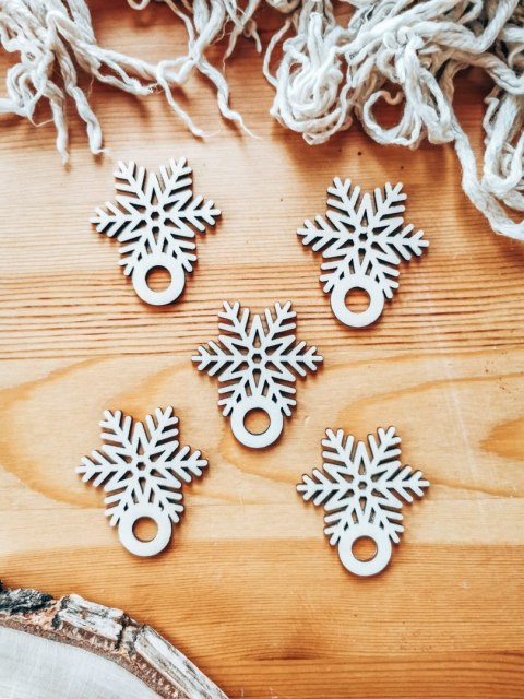 Gwiazda do choinki z makramy (5cm) (5szt) - wzór 08 - - - (gwiazdka gwiazdki na choinkę, baza do bombki bombka zawieszki zawiesz