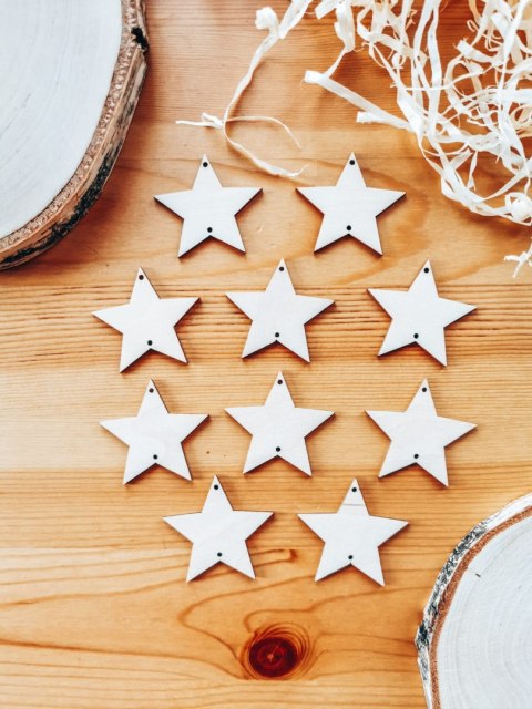 Zawieszka na choinkę - gwiazda 5cm z małymi dziurkami (10szt) - baza do zawieszki, breloczka (do breloka breloczek Gwiazdka Boże
