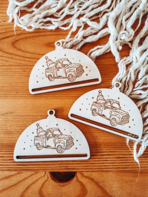 Bombka PÓŁOKRĄGŁA (3szt) - AUTO 02 - - - (półbombka, połówka, Wesołych Świąt, zawieszka na choinkę)