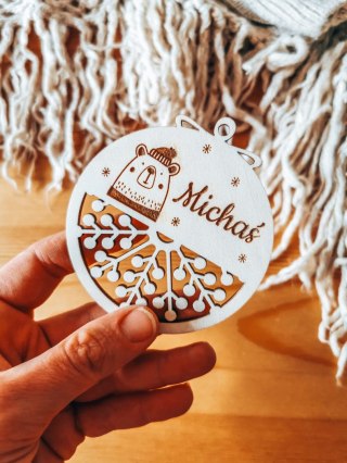 Bombka z imieniem - AŻUR 04 - Miś - - - (dowolny tekst, imienna, imienne bombki i zawieszki firmowe z LOGO)