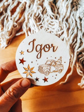Bombka z imieniem - GWIAZDKI 02 - Samochód 02 - - - (dowolny tekst, imienna, imienne bombki i zawieszki firmowe z LOGO)