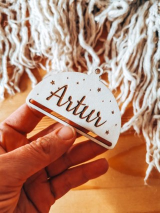 Bombka z imieniem - PÓŁOKRĄGŁA - Gwiazdki - - - (dowolny tekst, imienna, imienne bombki i zawieszki firmowe z LOGO)