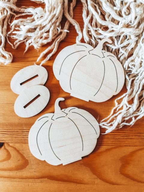 DYNIA 01 - figurka z podstawką (2szt) (10cm) - do ozdabiania