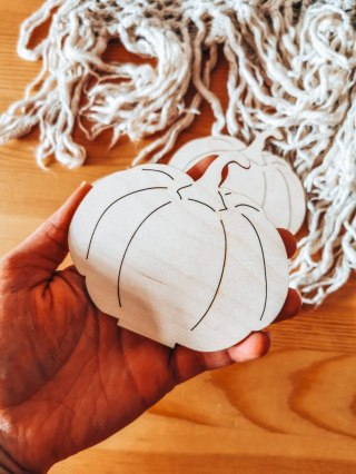 DYNIA 01 - figurka z podstawką (2szt) (10cm) - do ozdabiania