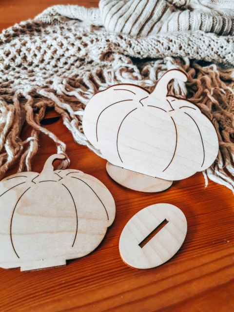 DYNIA 01 - figurka z podstawką (2szt) (10cm) - do ozdabiania