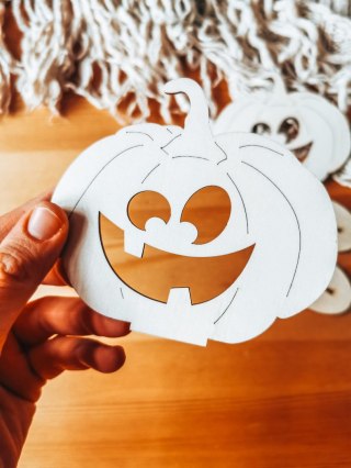 DYNIA 01 z uśmiechem 01/P - figurka z podstawką (2szt) (10cm) - do ozdabiania