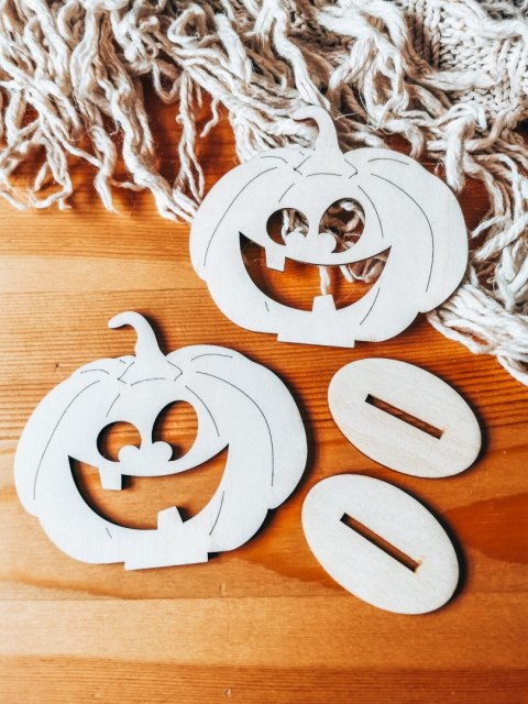 DYNIA 01 z uśmiechem 01/P - figurka z podstawką (2szt) (10cm) - do ozdabiania