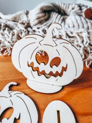 DYNIA 01 z uśmiechem 02/P - figurka z podstawką (2szt) (10cm) - do ozdabiania