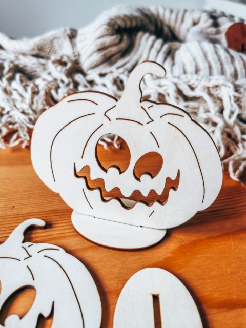 DYNIA 01 z uśmiechem 02/P - figurka z podstawką (2szt) (10cm) - do ozdabiania