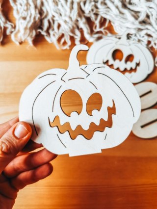 DYNIA 01 z uśmiechem 02/P - figurka z podstawką (2szt) (10cm) - do ozdabiania