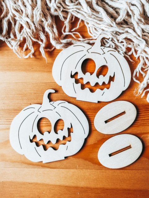 DYNIA 01 z uśmiechem 02/P - figurka z podstawką (2szt) (10cm) - do ozdabiania