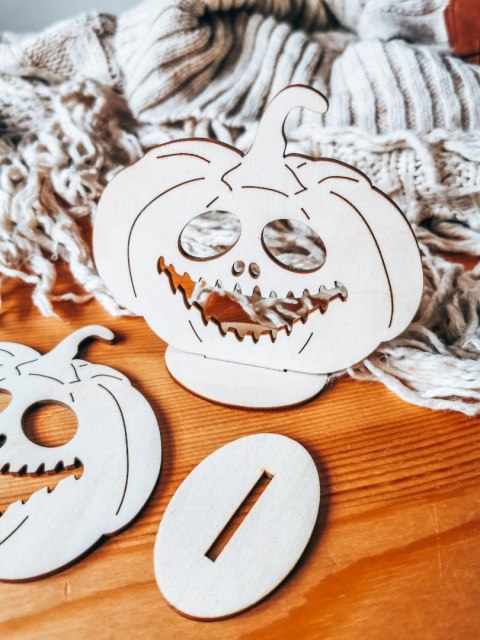 DYNIA 01 z uśmiechem 03/P - figurka z podstawką (2szt) (10cm) - do ozdabiania