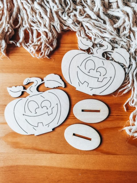 DYNIA 02 z uśmiechem 01 - figurka z podstawką (2szt) (10cm) - do ozdabiania