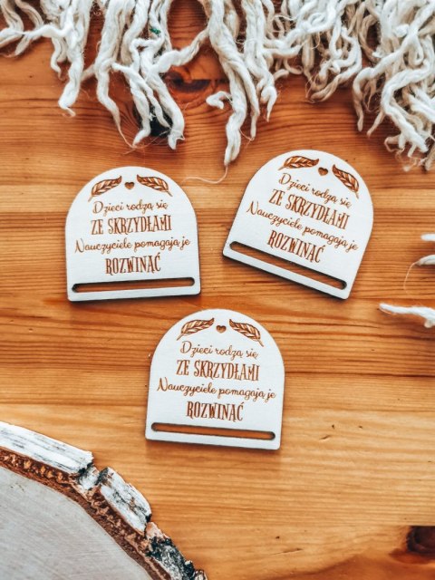 Dzieci rodzą się ze skrzydłami... SENTENCJA - zakładka półokrągła 5cm (3szt) - - - (baza do zakładki do książki, dzień dla naucz