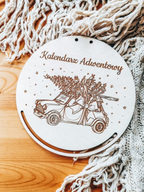 Kalendarz Adwentowy TABLICA - AUTO nr 01 z choinką (koło) - - - (baza tabliczka do kalendarza adwentowego, samochód, choinka)